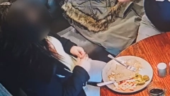 UHVAĆENA NA DELU! Ono što je ova žena uradila u restoranu sve je ostavilo bez reči (VIDEO)