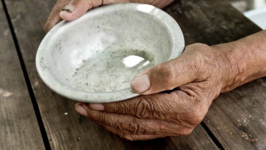 CELA SRBIJA PLAČE ZBOG SUDBINE JEDNE BAKE (72) Sve je prepisala sinu, a onda je on uradio nešto gnusno! (FOTO)