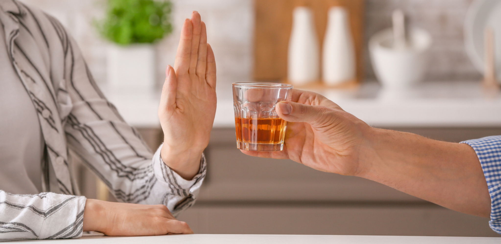 MNOGI NE ZNAJU KAD JE DOSTA Znakovi koji pokazuju da ste na granici da postanete alkoholičar