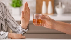 MNOGI NE ZNAJU KAD JE DOSTA Znakovi koji pokazuju da ste na granici da postanete alkoholičar