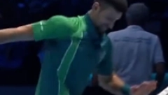 NOVAK SE BAŠ IZNERVIRAO Đoković pobesneo, pa lomio i gazio rekete (VIDEO)
