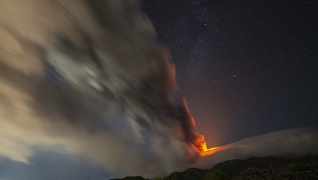 CRNOGORCI ZAROBLJENI NA AERODROMU Etna bljuje vatru, Sicilija paralisana