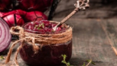 DŽEM OD LUKA Odlično se slaže sa ovom namirnicom i može dugo da se koristi