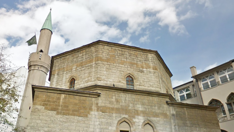 ODREĐEN PRITVOR EKSTREMISTI IZ BAJRAKLI DŽAMIJE Pretio vernicima, pa zanemeo kod tužioca