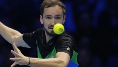 OVAKO JE "PUKAO" DANIL MEDVEDEV Lomio reket, svađao se sa publikom.... (VIDEO)