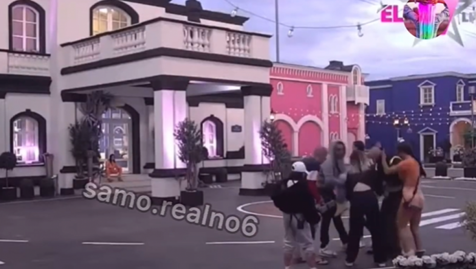 ANITA HITNO IZVEDENA IZ ELITE Matora van sebe, uznemirujuće scene!