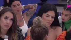 KOLIKI MONSTRUM TREBA DA BUDEŠ! Bela kuća na nogama, Anita na stubu srama, ukućani bez milosti, sasuli joj sve u lice