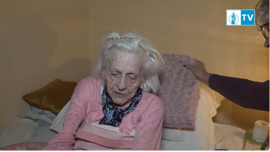 KATICA IZ SUBOTICE PROSLAVILA 100. ROĐENDAN Lekove ne pije, ali voli da nazdravi rakijicom!