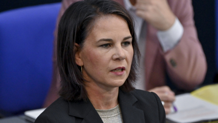 "NISAM ZAINTERESOVAN ŠTA ONA KAŽE, VEĆ NAROD" Vučić o izjavama Analene Berbok