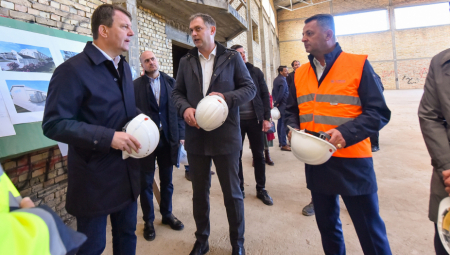 POKRAJINSKA VLADA IZDVOJILA JE 600 MILIONA DINARA Mirović: Nova škola u Čurugu biće u funkciji u septembru 2025.