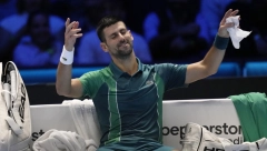 OVAKO BRUTALAN ODGOVOR NIJE OČEKIVALA Britanska novinarka udarila na Đokovića, a onda s e oglasio on i potpuno je ugasio (FOTO)