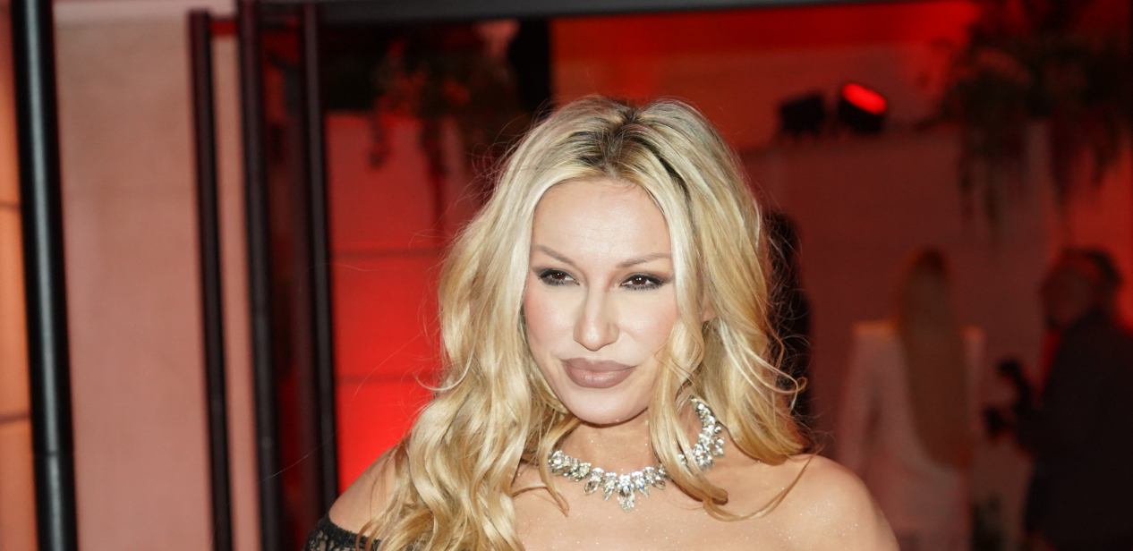 SVI KOMENTARIŠU NOVU HALJINU RADE MANOJLOVIĆ! Ljudi gledaju u neverici, niko ne može da veruje da se usudila ovo da obuče