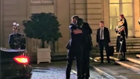 "E HVALA TI KO BRATU" Vučić otkrio Makronu gde da pronađe najbolja srpska vina (VIDEO)