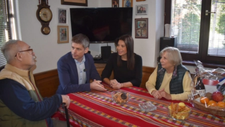 "SRBIJA JE DANAS PONOSNA I SAMOUVERENA" Arno Gujon: To je otadžbina nas i naše dece (VIDEO)