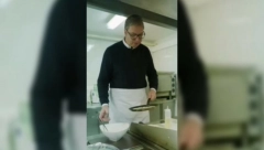 TO JE BILA MOJA IDEJA Vučić o snimku na kom pravi palačinke: "To što govore da smo u kafiću bili, to govori neko ko je tada rekao "žurka na Gazeli"