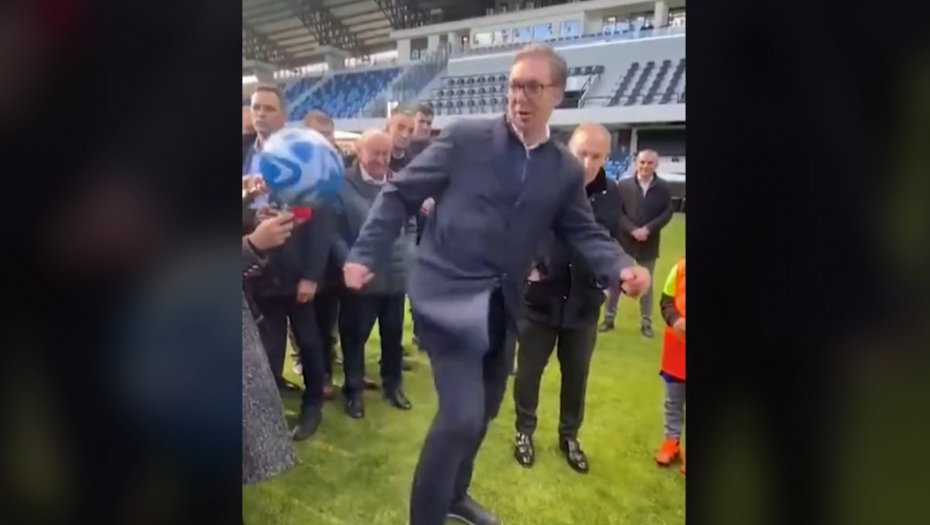 KAD PORASTEM, BIĆU DŽAJA Vučić pokazao fudbalsko umeće na novom stadionu (VIDEO)