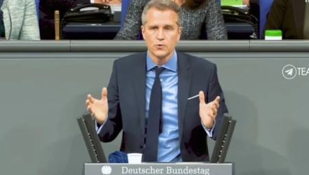 ŠAMAR LAŽNOJ DRŽAVI IZ NEMAČKE Šef Spoljnopolitičkog odbora AfD - Kosovo i Metohija su okupirani, ako se teritorijalni integritet poštuje Ukrajine, zašto se ne poštuje Srbije