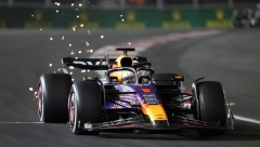 OVAJ ČOVEK JE NEZAUSTAVLJIV Ferstapen pobedio u trci za VN Saudijske Arabije