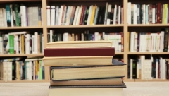 OVO SE DO SADA NIJE DESILO Knjigu pozajmljenu iz biblioteke vratili posle više od 100 godina! Da li će platiti kaznu za kašnjenje?