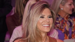 ZAŠTO MELINA KRIJE DEČKA OD JAVNOSTI? Razvela se zbog moćnika, obasipa je skupocenim poklonima, a ovo su detalji o njemu