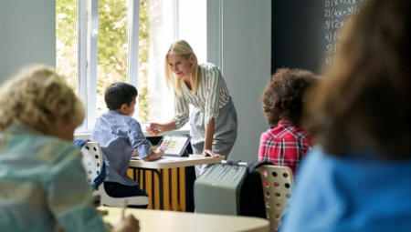 OVA UČITELJICA ZASLUŽUJE ORDEN Poruka koju je poslala roditeljima u vezi poklona za 8. mart ostavila sve U ŠOKU
