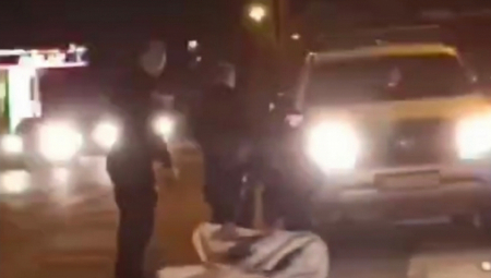 TEROR SE NASTAVLJA! Kurtijeva policija ponovo uklonila transparent "Ovo je Srbija" u Sočanici (FOTO)