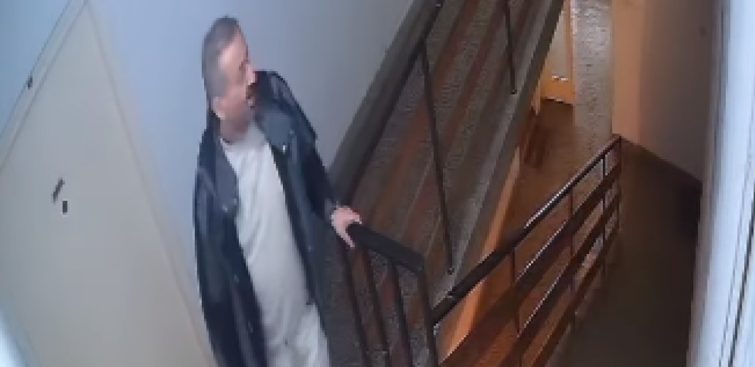 POLICIJA VIŠE PUTA INTERVENISALA! Evo šta se dešava sa manijakom koji je jurio devojčice na Karaburmi (VIDEO)