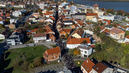PRETUČENA GRUPA DECE U CENTRU VUKOVARA Neki će morati i na operaciju