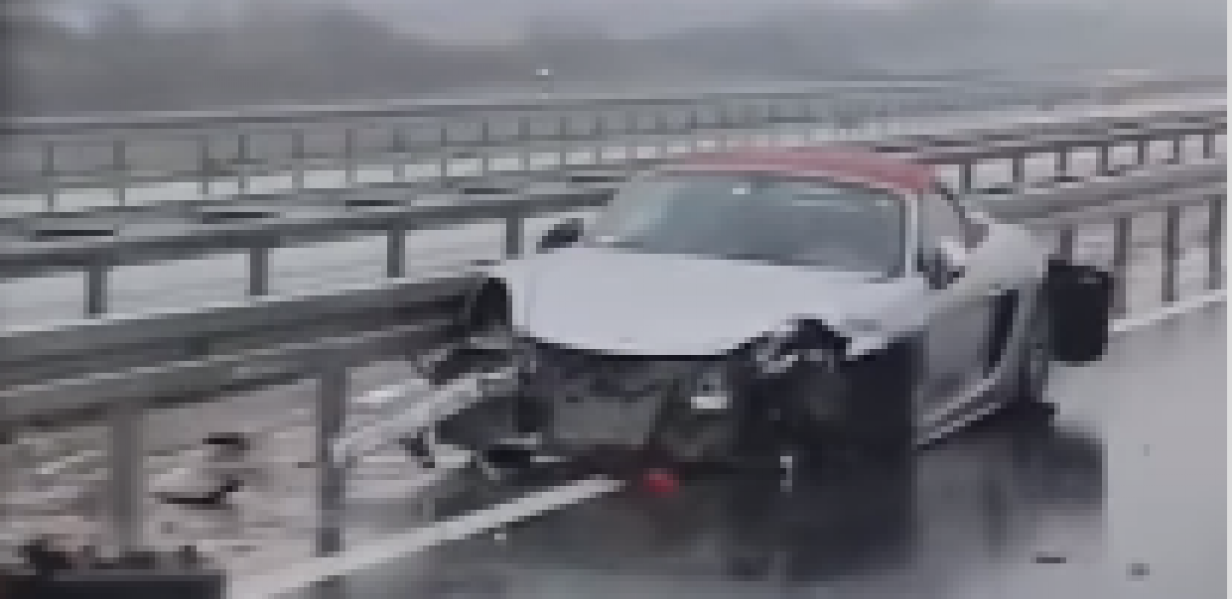 AUTOMOBIL SLUPAN NA MILOŠU VELIKOM Jezivi snimak nesreće (VIDEO)