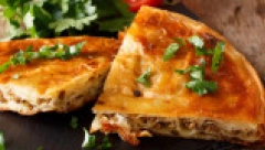 DOMAĆI BUREK SA MESOM Bolji je od onog kupovnog, prste da poližete