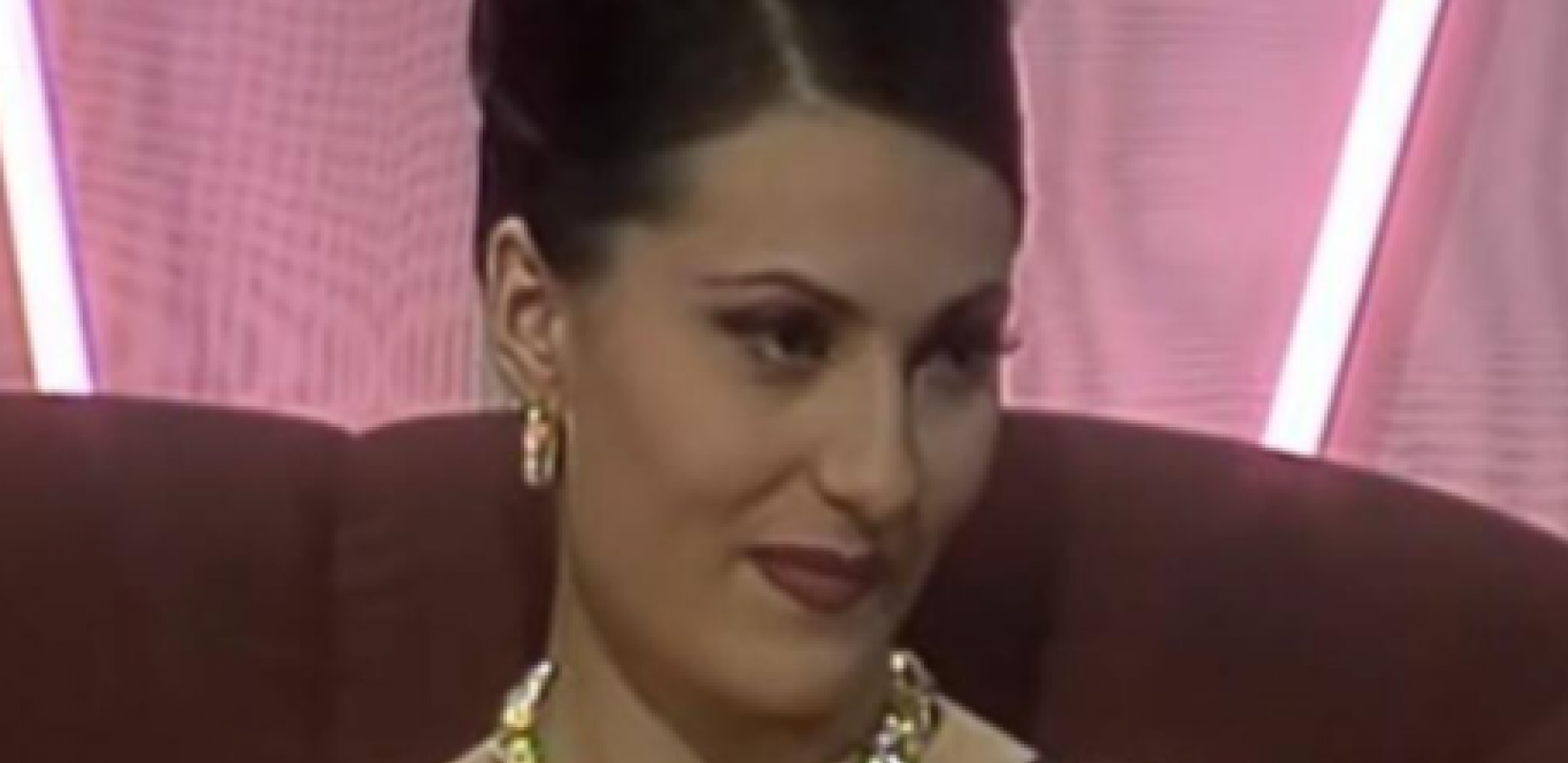 TADA NIKO NIJE PRIMETIO DA JE TRUDNA! Otkriveno kako je Veljko trebao da se zove, Ceca kod Minimaksa otkrila ime