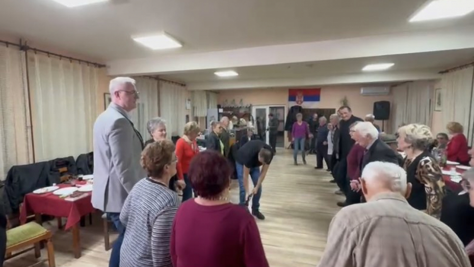 OPLETI DEKI! Hit snimak! Dejan Tomašević utrčao u kolo, a onda je počela fešta (VIDEO)
