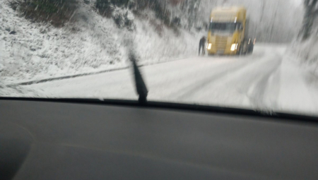 NOVO UPOZORENJE RHMZ-A Srbija na udaru snažnog vetra, u ova tri dela zemlje tokom večeri STIŽE SNEG!