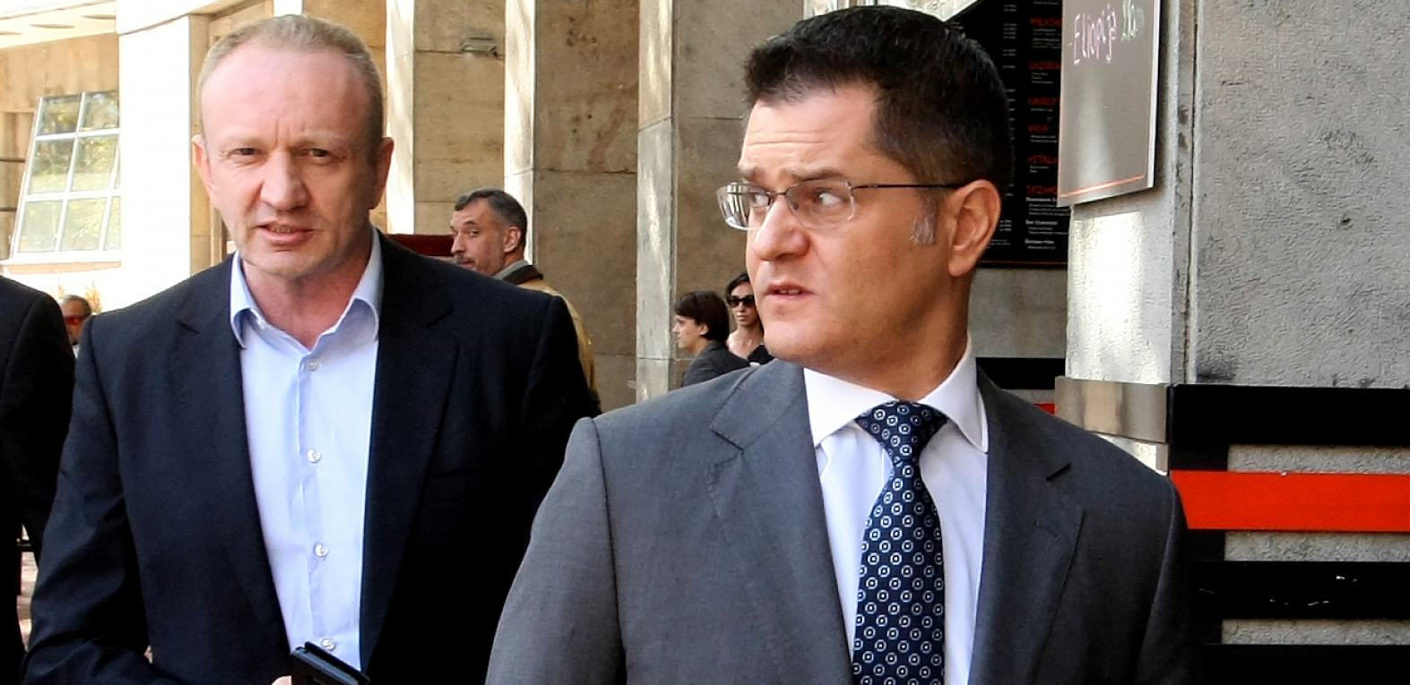 FAŠISTIČKE METODE O KOJIMA JE GOVORIO TADIĆ SADA NA SVOJOJ KOŽI OSEĆA I VUK Đilas objavio rat Jeremiću