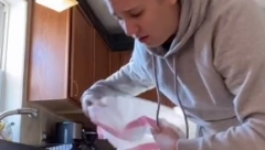 KANTI ZA SMEĆE OVDE NIKAKO NIJE MESTO Možete izazvati prave zdravstvene havarije u domaćinstvu