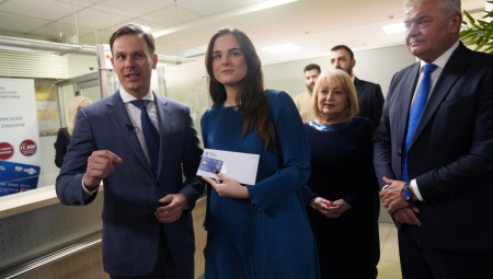 URUČENE PRVE STUDENTSKE KARTICE Za kartice se prijavilo 60.000 akademaca