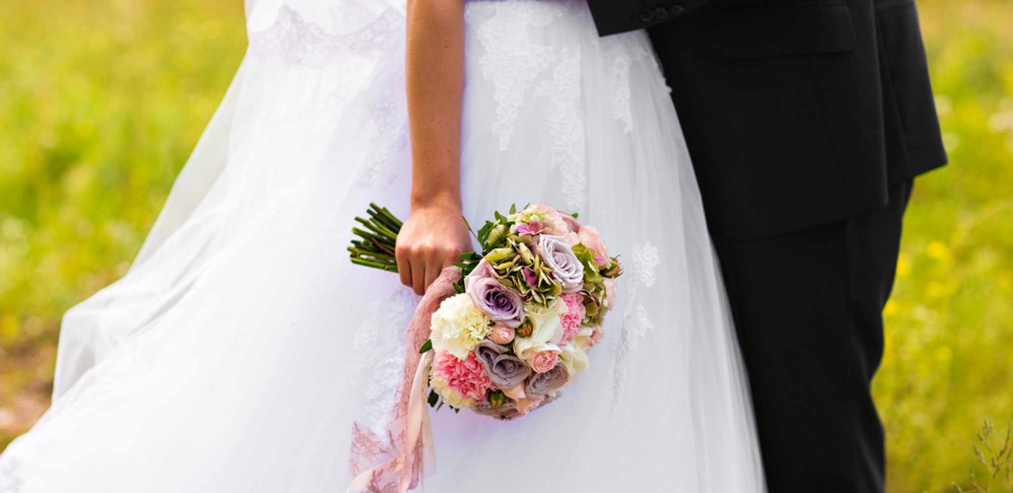 MLADOŽENJIN UJAK PROSUO VRELO ULJE NA KUVARA Skandal na svadbi, muškarac završio u bolnici sa opekotinama