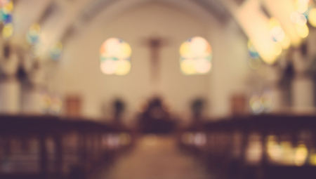 PORED BLUDNIH RADNJI, JOŠ SE I SLIKALI Bračni par počinio "uvredljivu skaradnost" u Crkvi, jedan deo moraće posebno da se osvešta