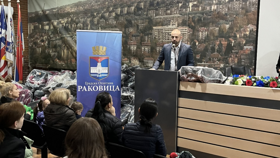 PODELJENA BESPLATNA DEČJA AUTO-SEDIŠTA