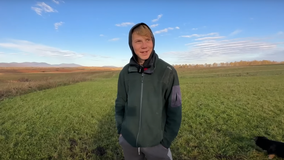 ALMIN JE SVOJ GAZDA SA 16 GODINA: Ima stado od 150 ovaca, a ovo je njegova poruka vršnjacima (VIDEO)