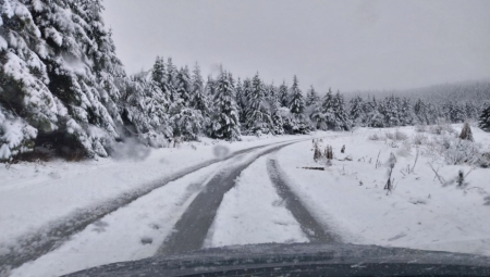 SNEG NAPRAVIO KOLAPS U SRBIJI Ova mesta potpuno zavejana, evo gde je proglašena vanredna situacija (FOTO/VIDEO)