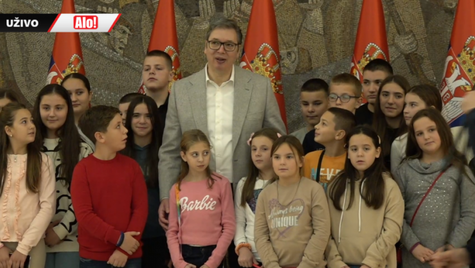 "NIKADA NEĆU PRIZNATI NEZAVISNOST KOSOVA! TO SAM IM SVIMA REKAO" Predsednik Vučić sa decom sa Kosova i Metohije (VIDEO)