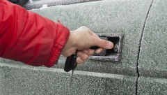 ODLEDITE BRZO BRAVU NA KOLIMA Pomoću jednog predmeta koji imate kod sebe, uradićete to očas posla!