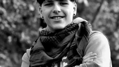 " ZNALI SMO ZA MALTRETIRANJE" Sestra dečaka(15), ima poruku za devojčicu koja je vikala njenom bratu da skoči sa krova škole