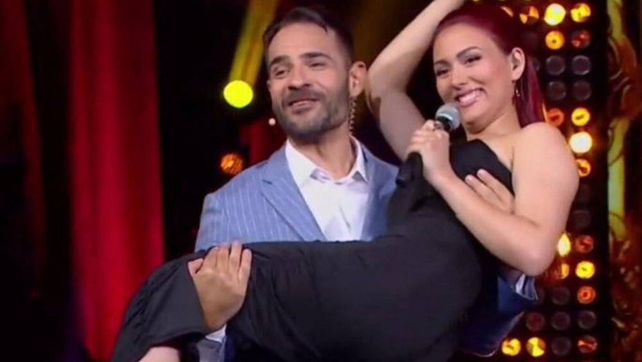 HAOS U EMISIJI NA RTS-U! Voditelj ščepao takmičarku u programu, njen dečko nije mogao da veruje!