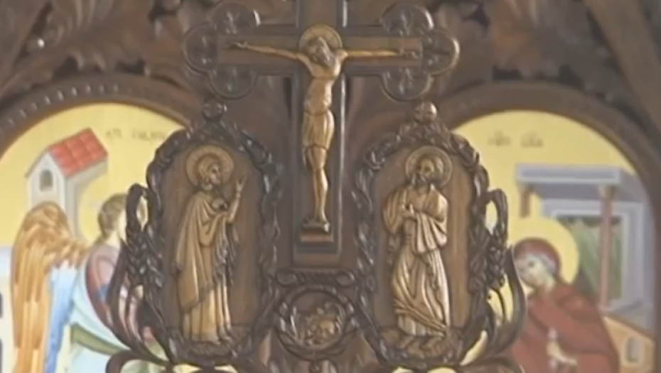 SUTRA SLAVIMO BOŽIĆNE POKLADE Vrlo je važno da pre spavanja uradite OVO! To će vas štiti od zlih ljudi