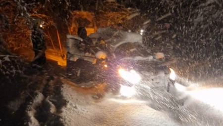 UKLJUČILA SE I VOJSKA SRBIJE! Pomažu opštinama koje su pogodile obilne snežne padavine