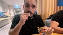 FOLKER REŠIO DA PRIŠTEDI Darko Lazić pokazao kako se hrani: Red paštete, red hleba