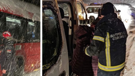 EVAKUACIJA TRAJALA CELU NOĆ Pogledajte kako su vatrogasci izbavili 24 putnika iz zavejanog autobusa u Vranju