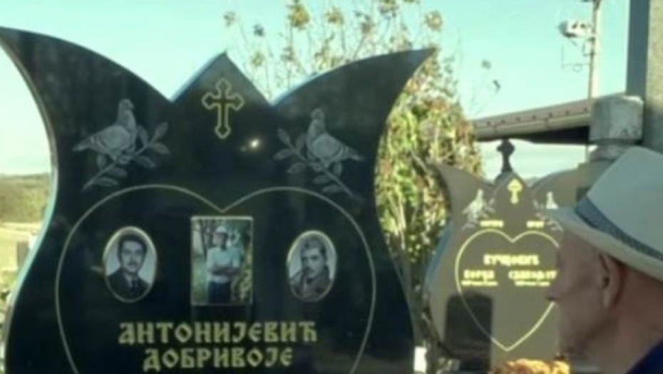 "OVAKAV SLUČAJ NISAM IMAO" Kamenorezac u čudu, deka Dobrivoje mu tražio da mu ovo ukleše na spomenik
